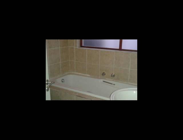 2 BEDROOM TOWNHOUSE FOR SALE IN GLENVISTA